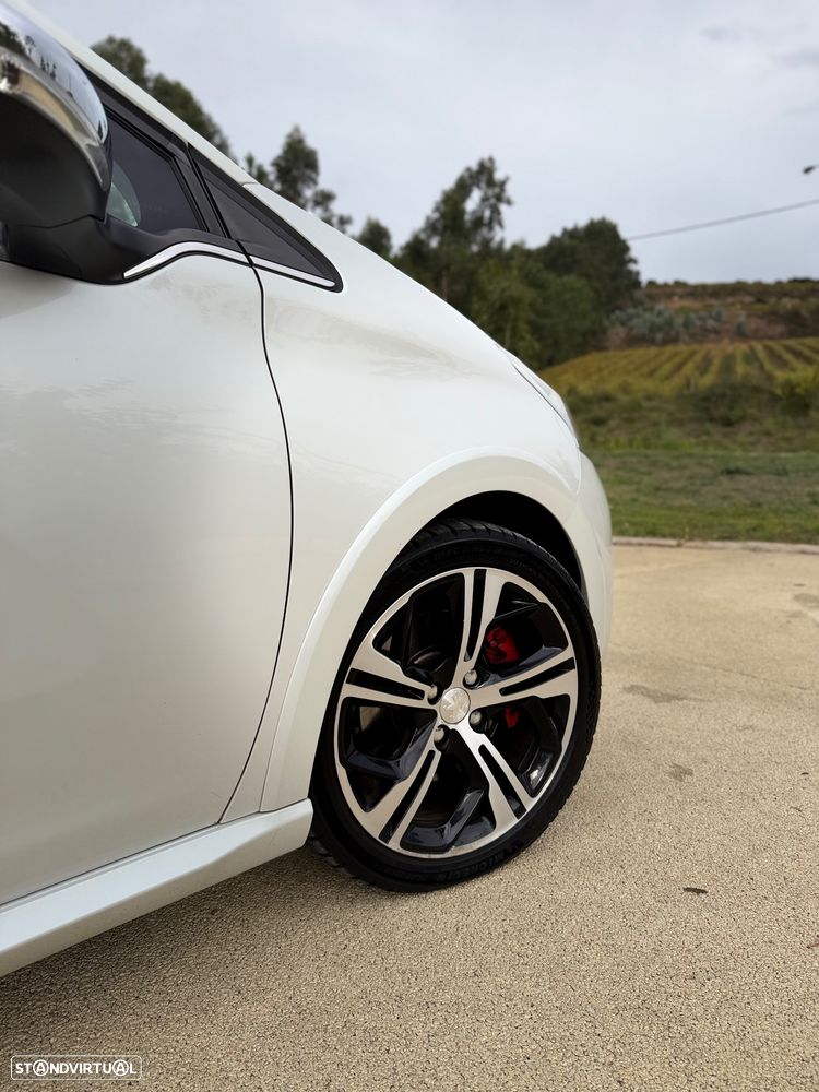 Peugeot 208 GTI 200 THP - 6