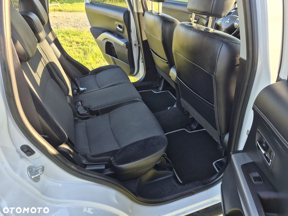 Mitsubishi Outlander - 17