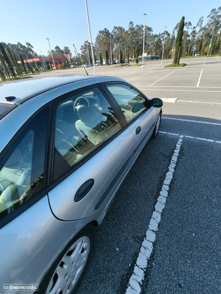 Renault Laguna - 2