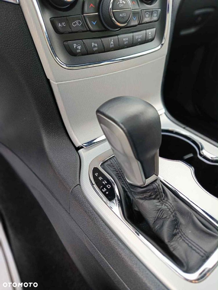 Jeep Grand Cherokee - 14