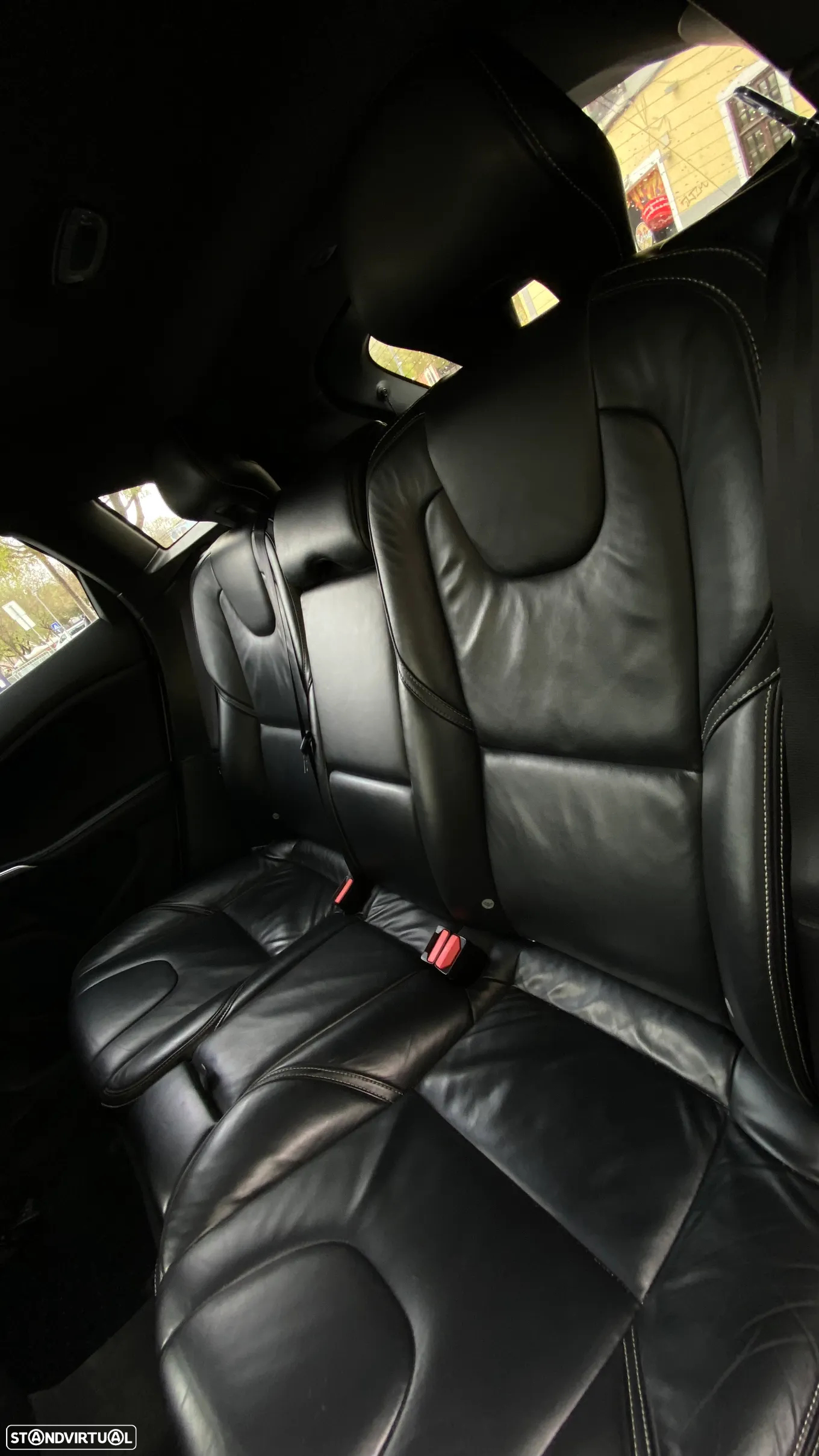 Volvo V40 1.6 D2 R-Design - 12