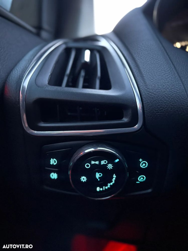 Ford Focus 2.0 TDCI DPF Titanium - 17