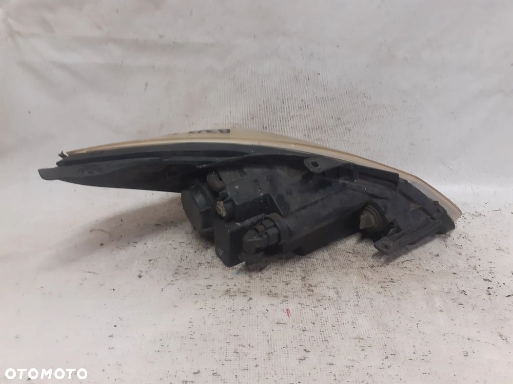 .  PRZOD PRZEDNIA LAMPA LEWA HYUNDAI I10 - 2