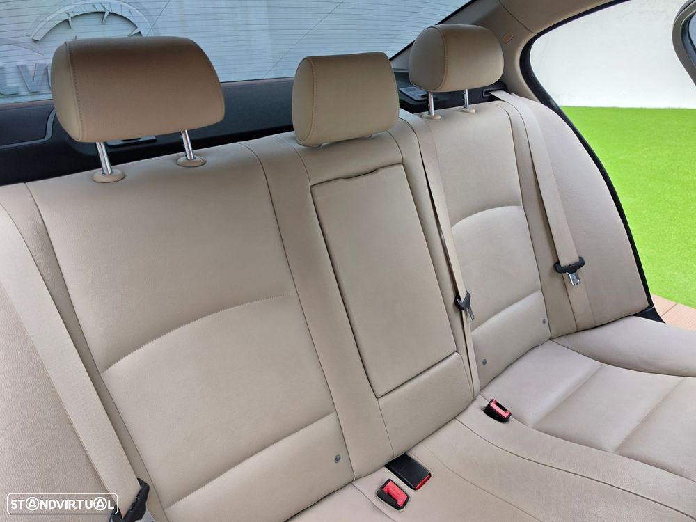 BMW 525 d Auto - 38