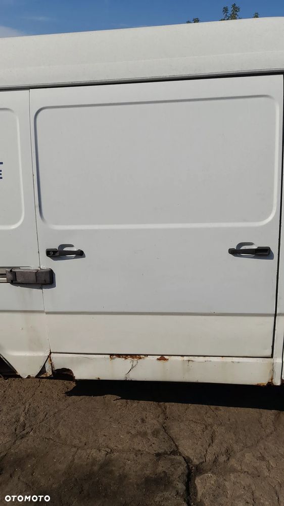 BłOTNIK TYLNY LEWY PRAWY MERCEDES KACZKA T1 - 4