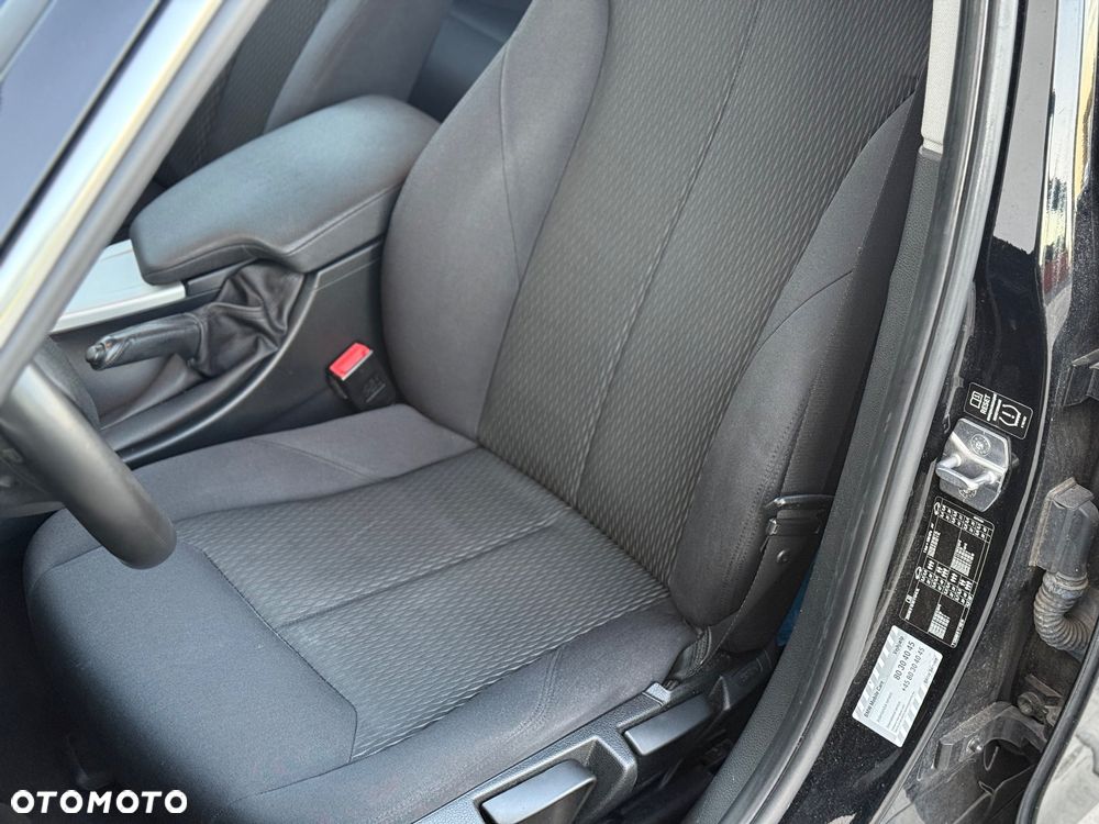 BMW Seria 3 320d DPF - 32
