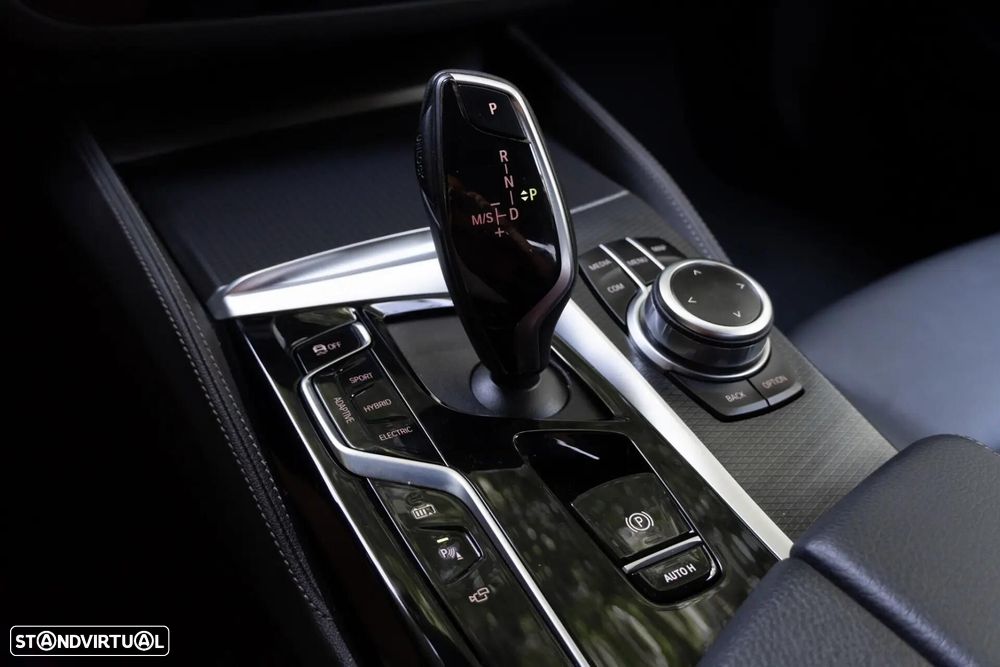 BMW 520 e Pack M - 22