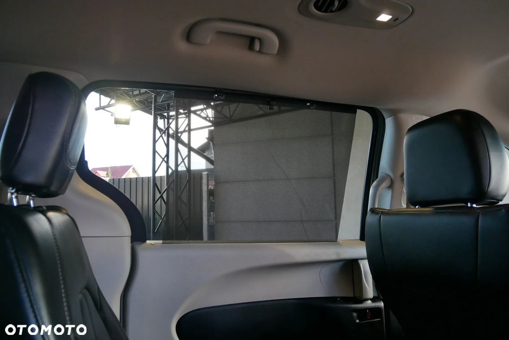 Chrysler Pacifica - 26