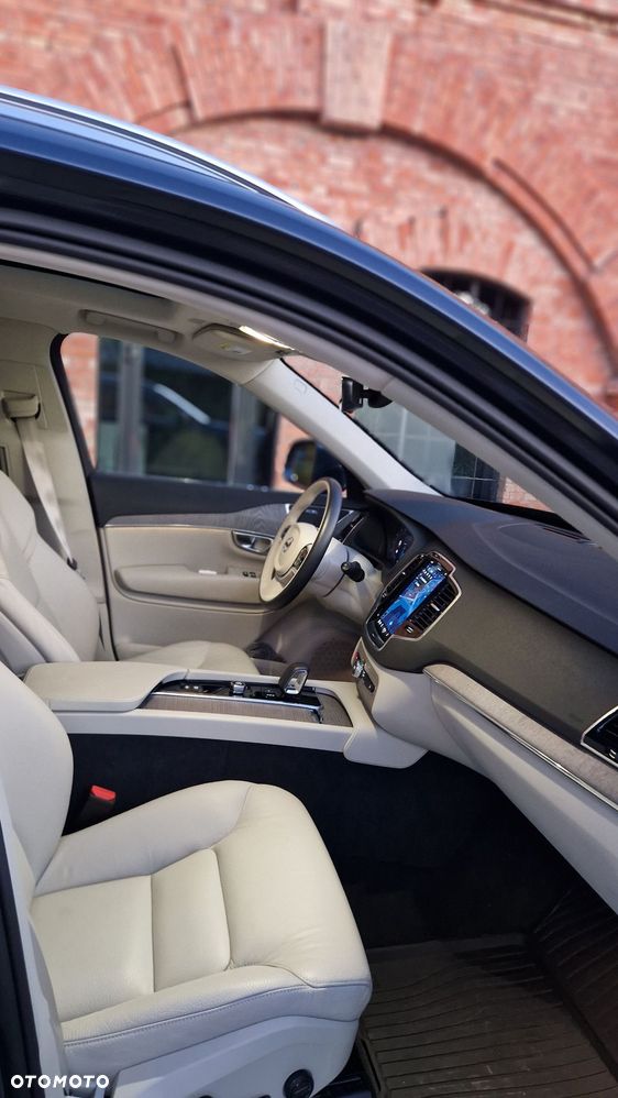 Volvo XC 90 - 13