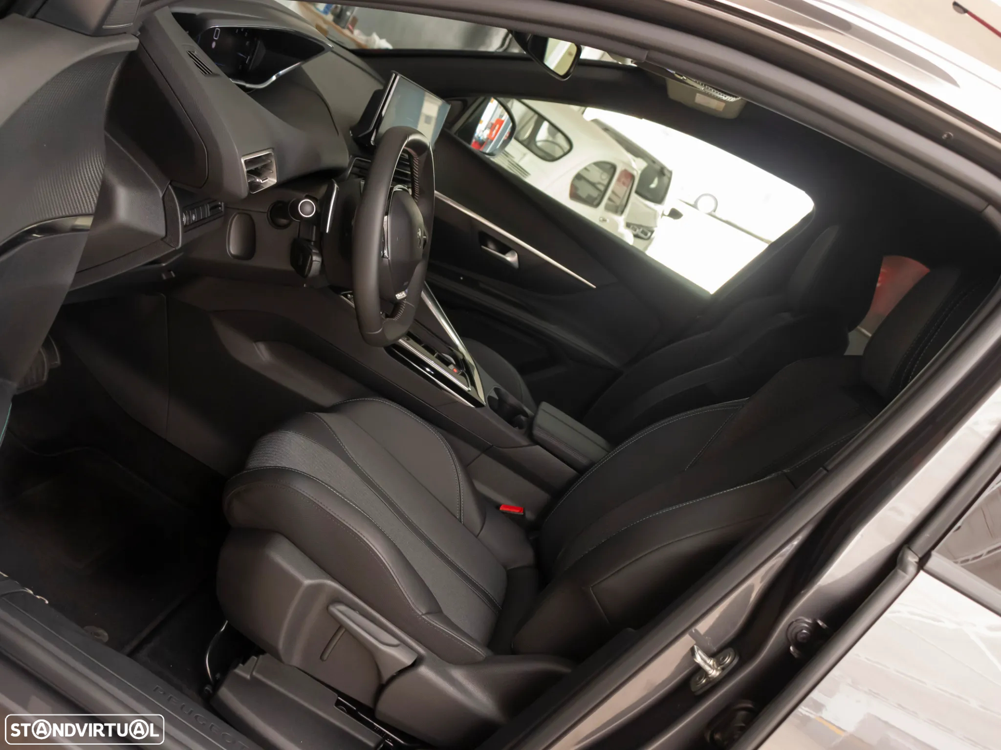 Peugeot 5008 1.2 PureTech Allure EAT8 - 18