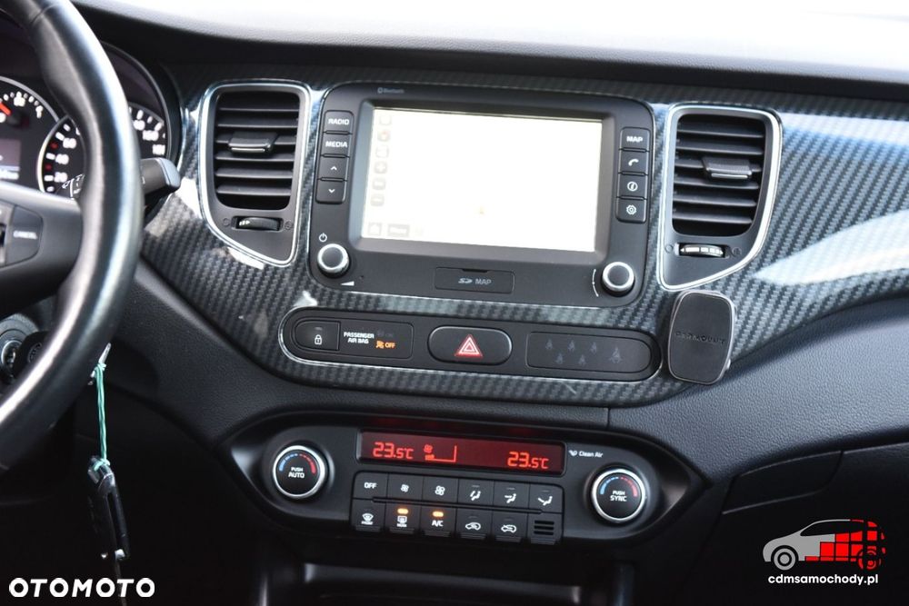Kia Carens - 26