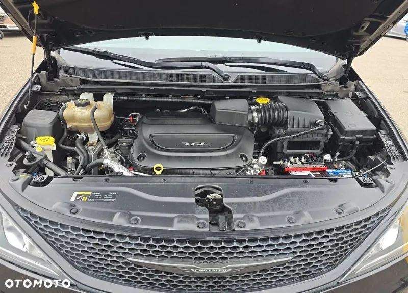 Chrysler Pacifica - 13