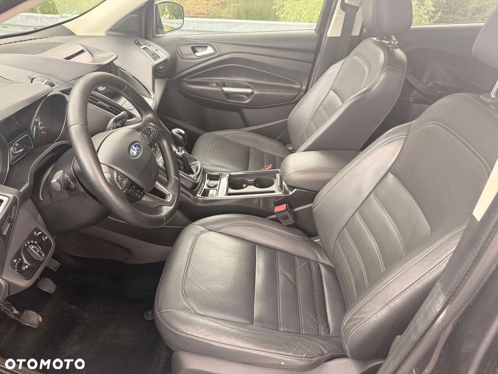 Ford Kuga - 12