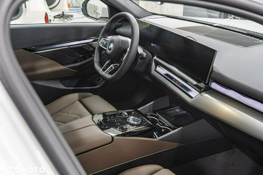 BMW Seria 5 - 21