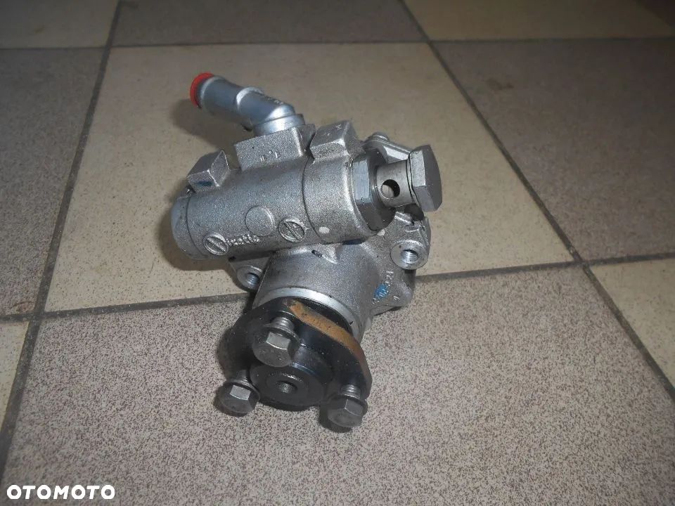 Pompa wspomagania BMW E60 E61 E90 E91 2,0 D Diesel 2010r 6780459 678045901 LH2114302 - 2