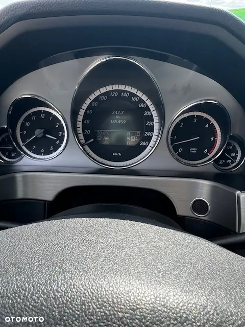 Mercedes-Benz Klasa E 350 T CDI DPF BlueEFFICIENCY 7G-TRONIC Avantgarde - 9