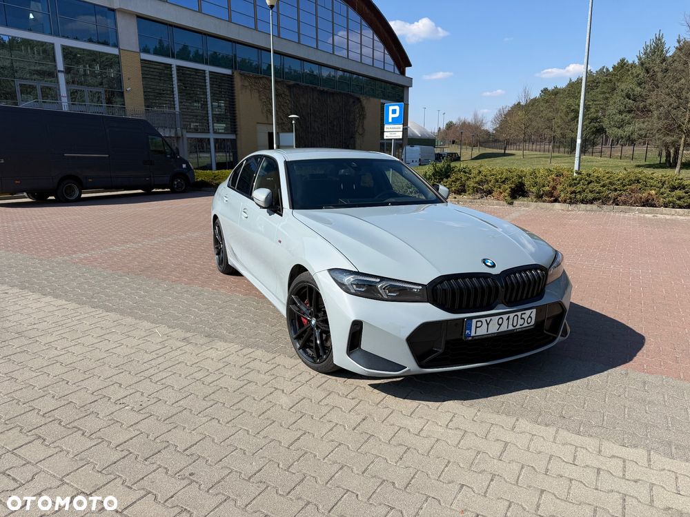 BMW Seria 3 330i M Sport - 4