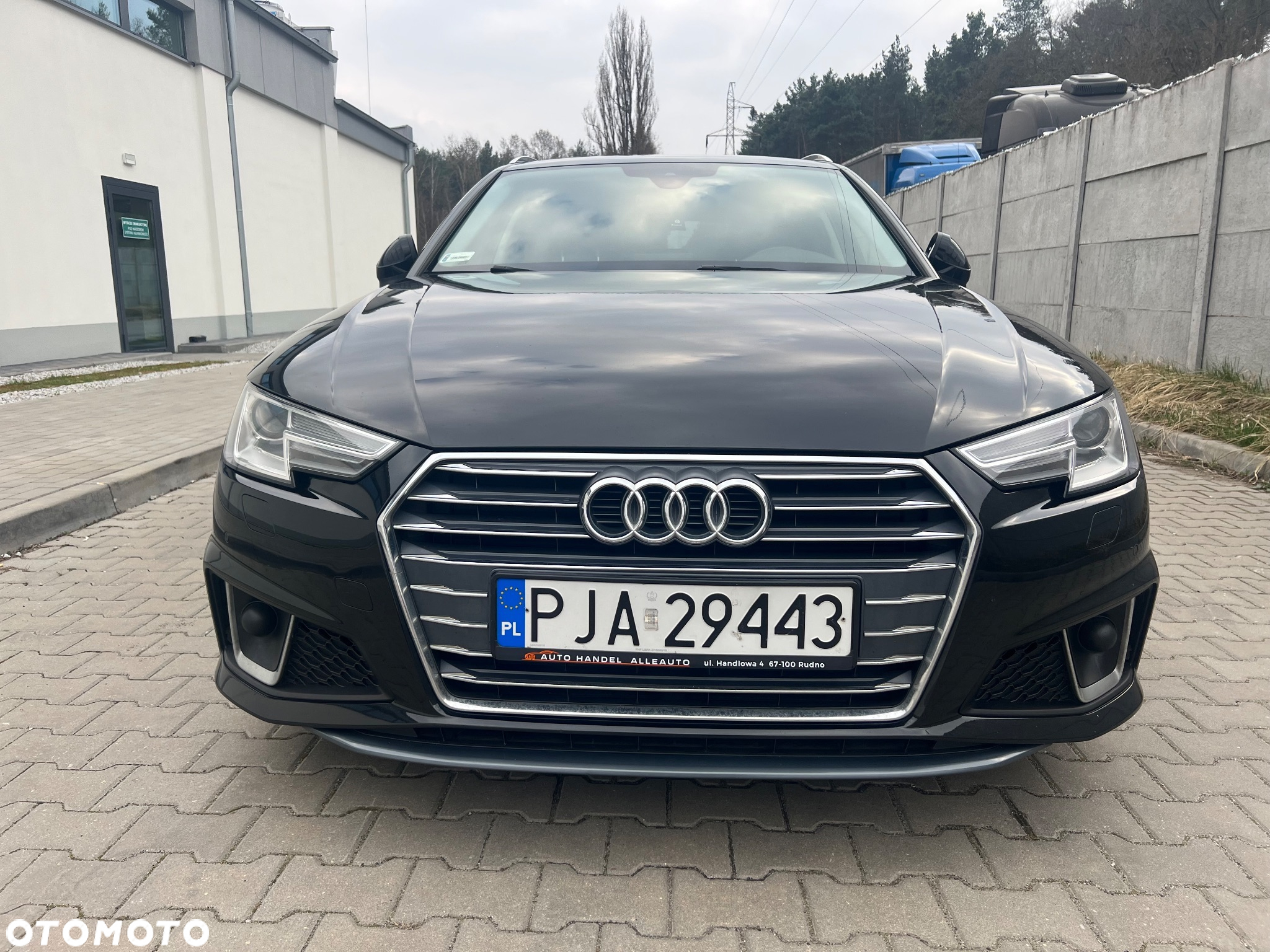 Audi A4 Avant 2.0 TDI S tronic - 4