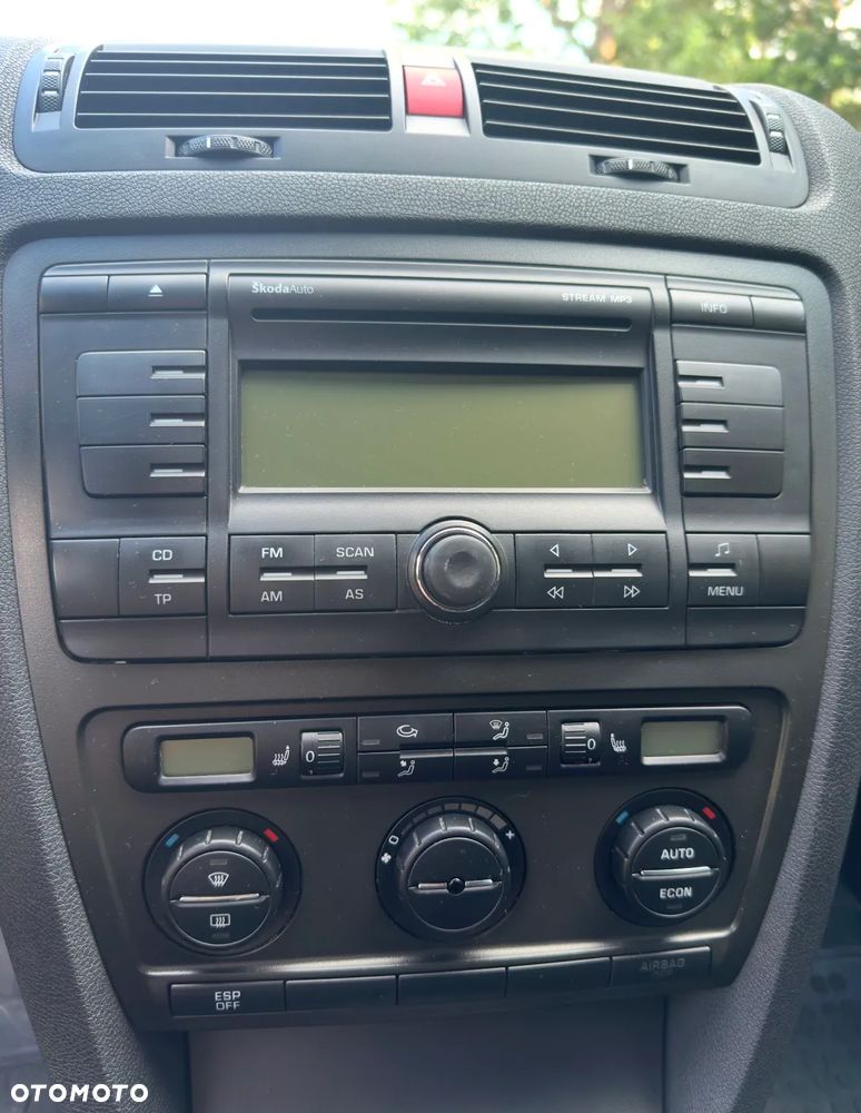 Skoda Octavia 1.6 Combi Ambiente - 18