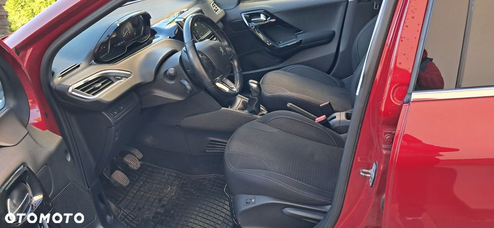 Peugeot 208 1.6 BlueHDi Allure S&S - 20