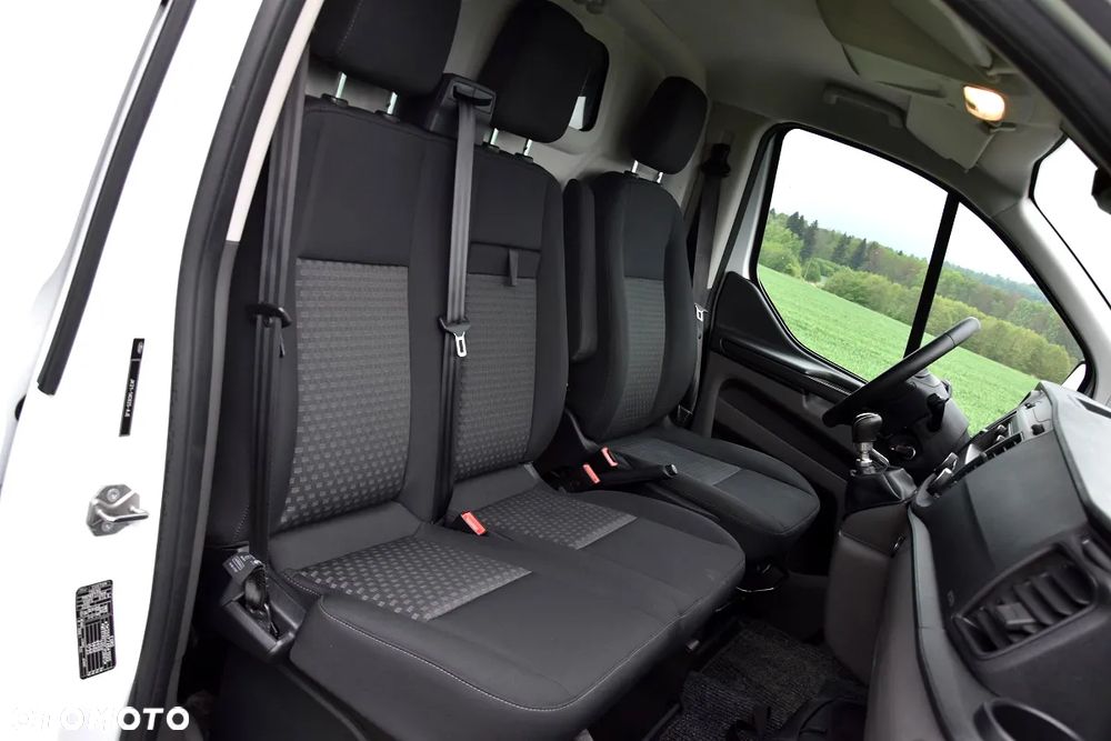 Ford TRANSIT CUSTOM 320 L2H1 - 18