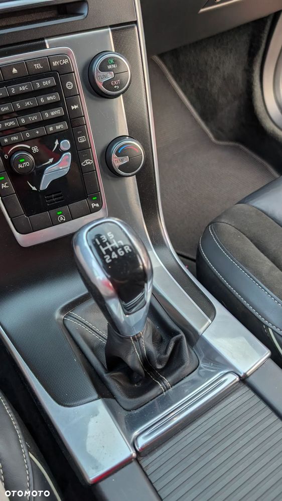 Volvo V60 D4 Drive-E R-Design Kinetic - 24