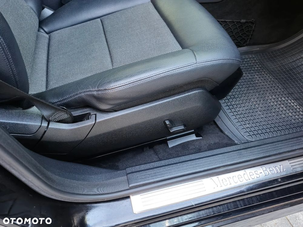 Mercedes-Benz Klasa E 200 BlueEFFICIENCY 7G-TRONIC Avantgarde - 23