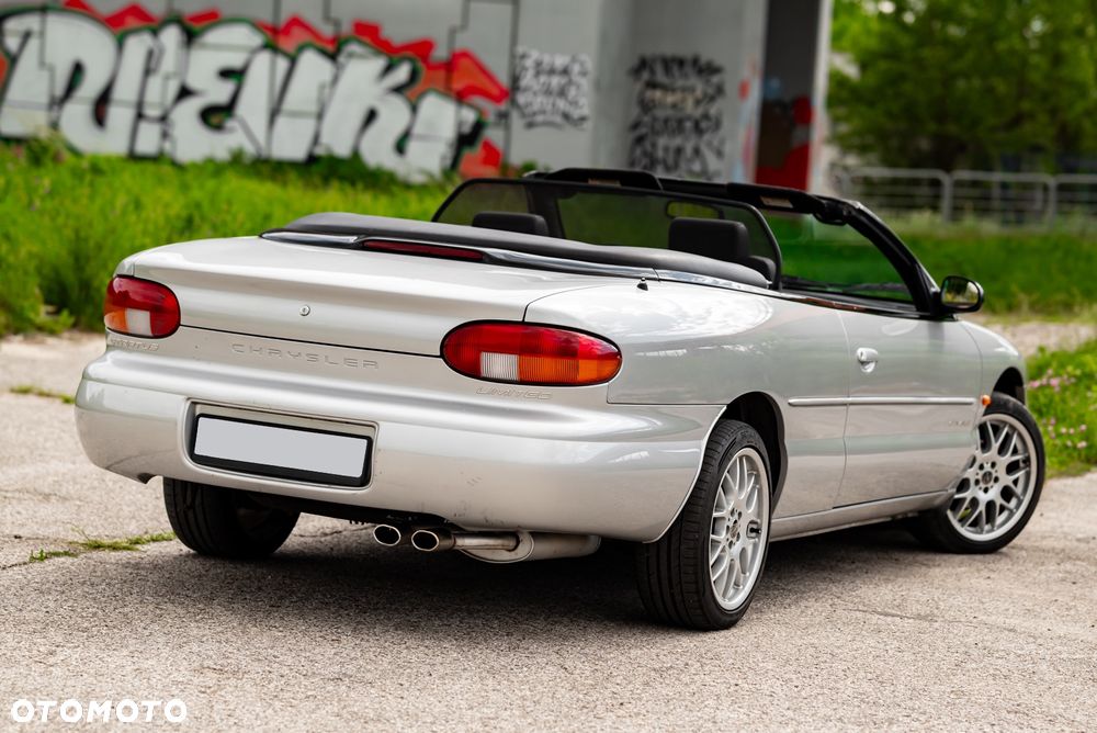 Chrysler Stratus - 15