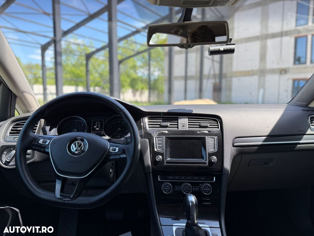 Volkswagen Golf 1.6 TDI DPF DSG BlueMotion Technology Comfortline - 16