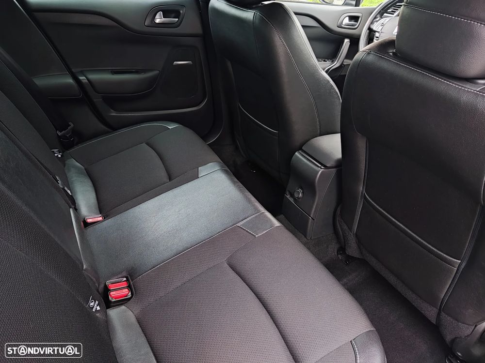 Citroën DS4 1.6 e-HDi So Chic CVP6 - 11