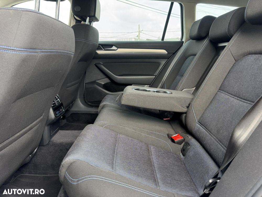 Volkswagen Passat - 29