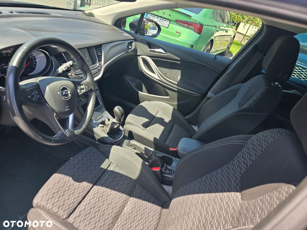 Opel Astra 1.6 D Start/Stop Dynamic - 9