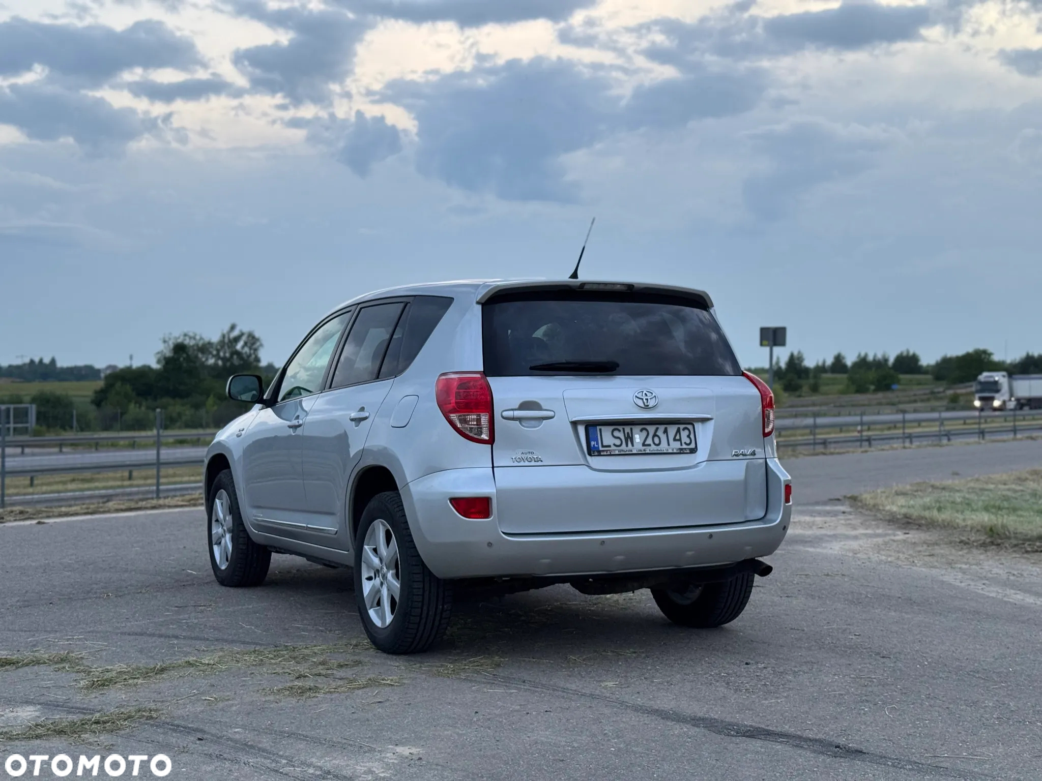 Toyota RAV4 - 4