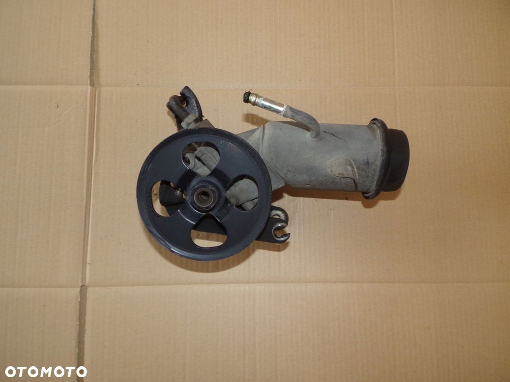 pompa wspomagania yaris verso 1.4 d4d - 1
