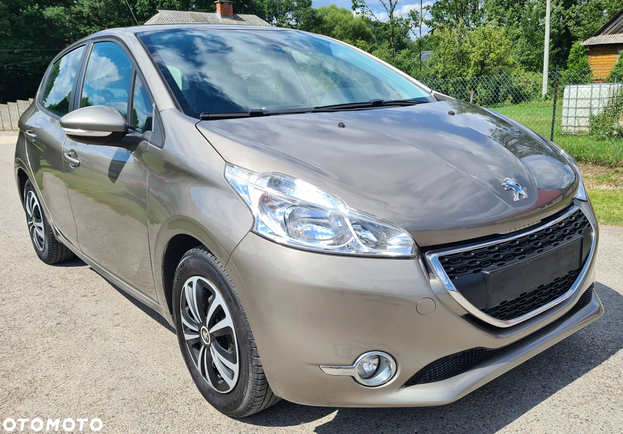 Peugeot 208 - 22