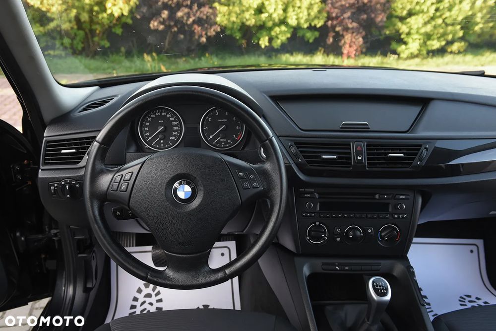 BMW X1 sDrive18i - 36