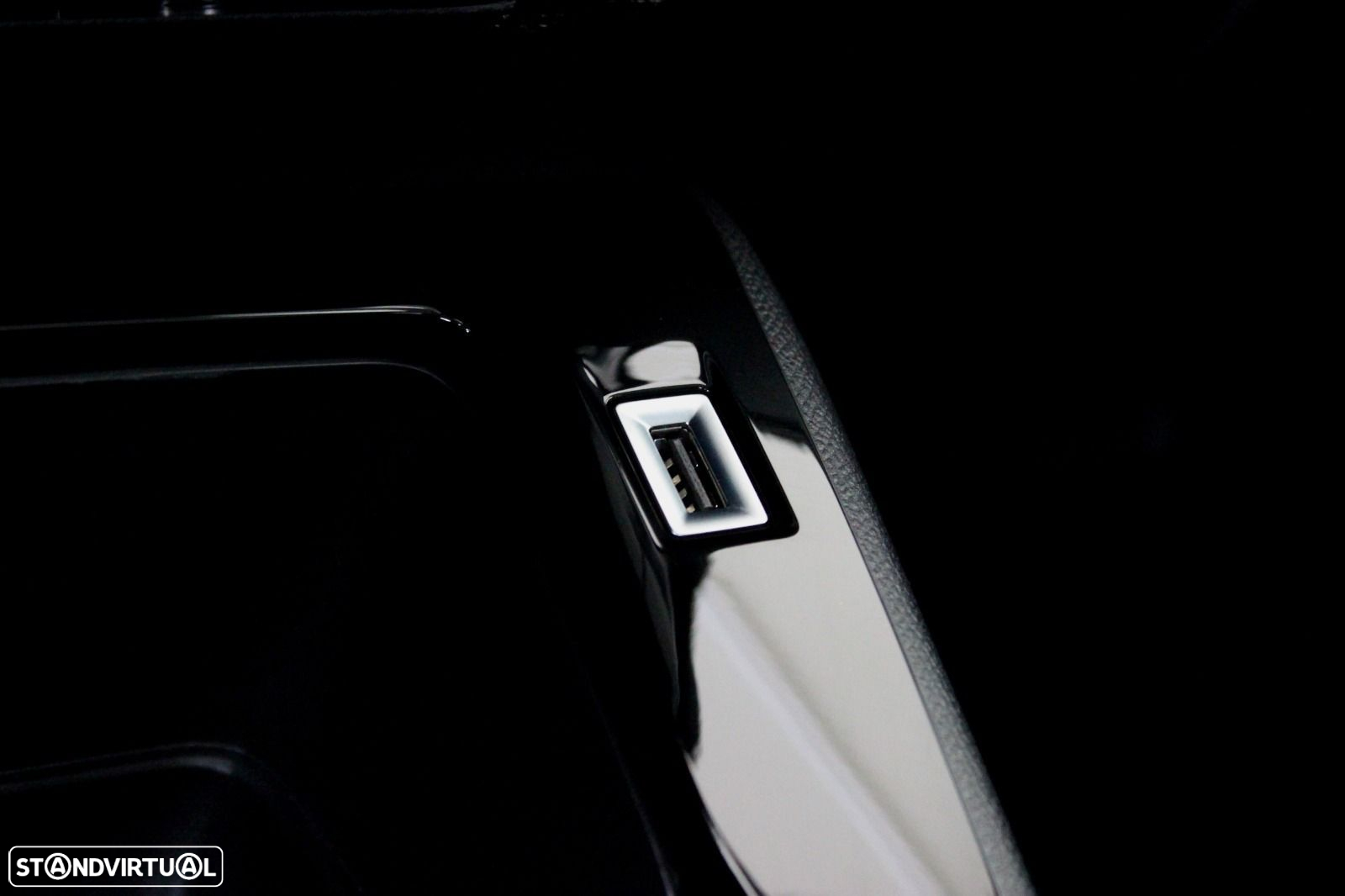 Peugeot 208 - 27