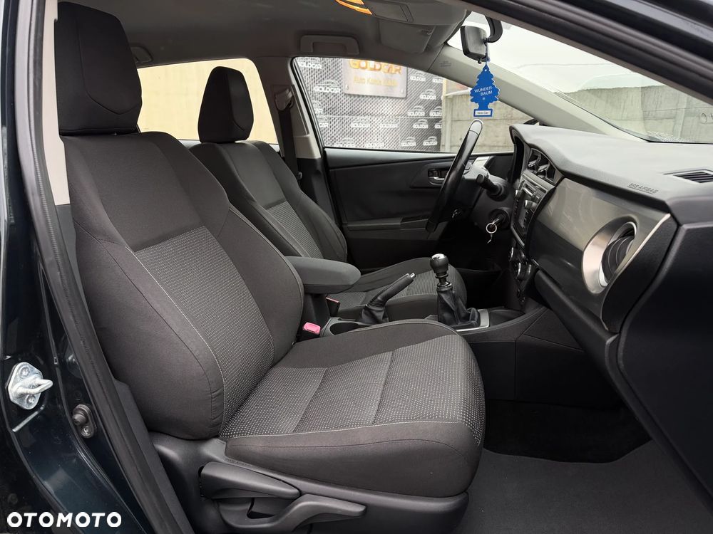 Toyota Auris 2.0 D-4D Premium - 11