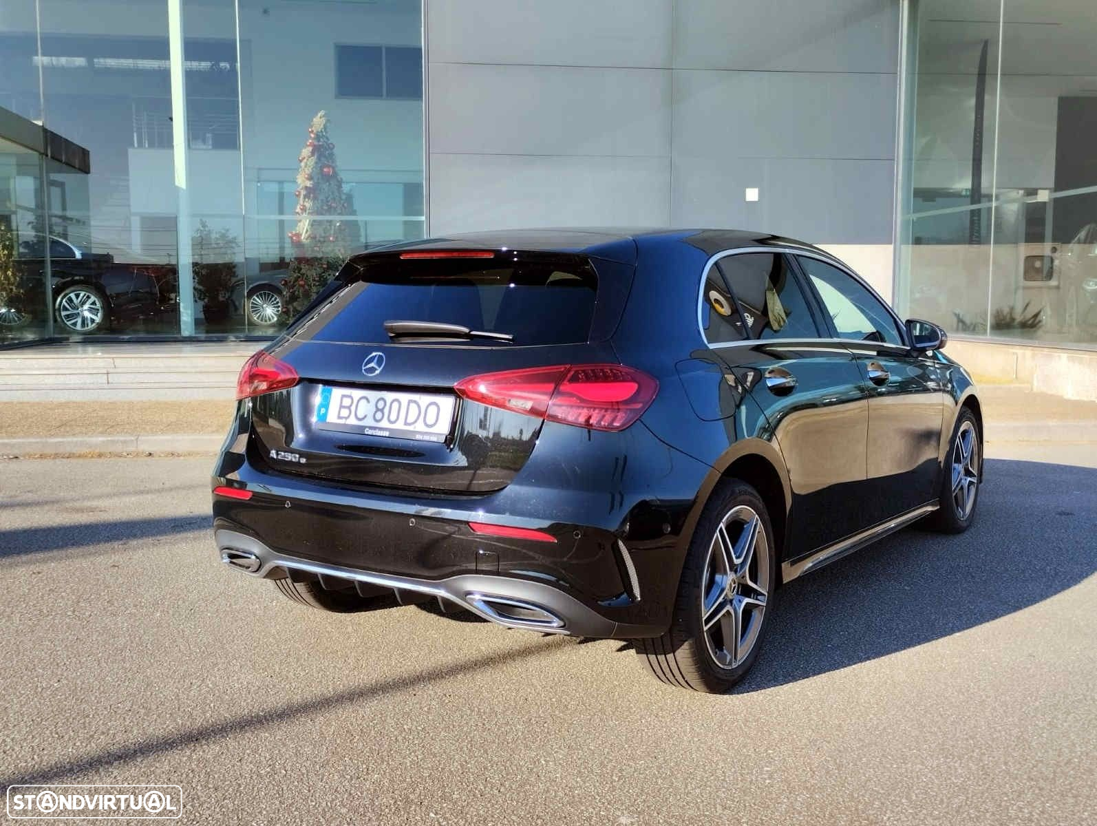 Mercedes-Benz A 250 e AMG Line - 8