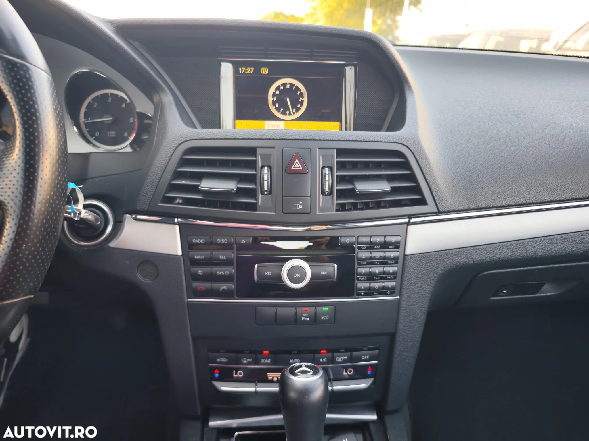 Mercedes-Benz E 220 CDI DPF Coupe BlueEFFICIENCY 7G-TRONIC Avantgarde - 18