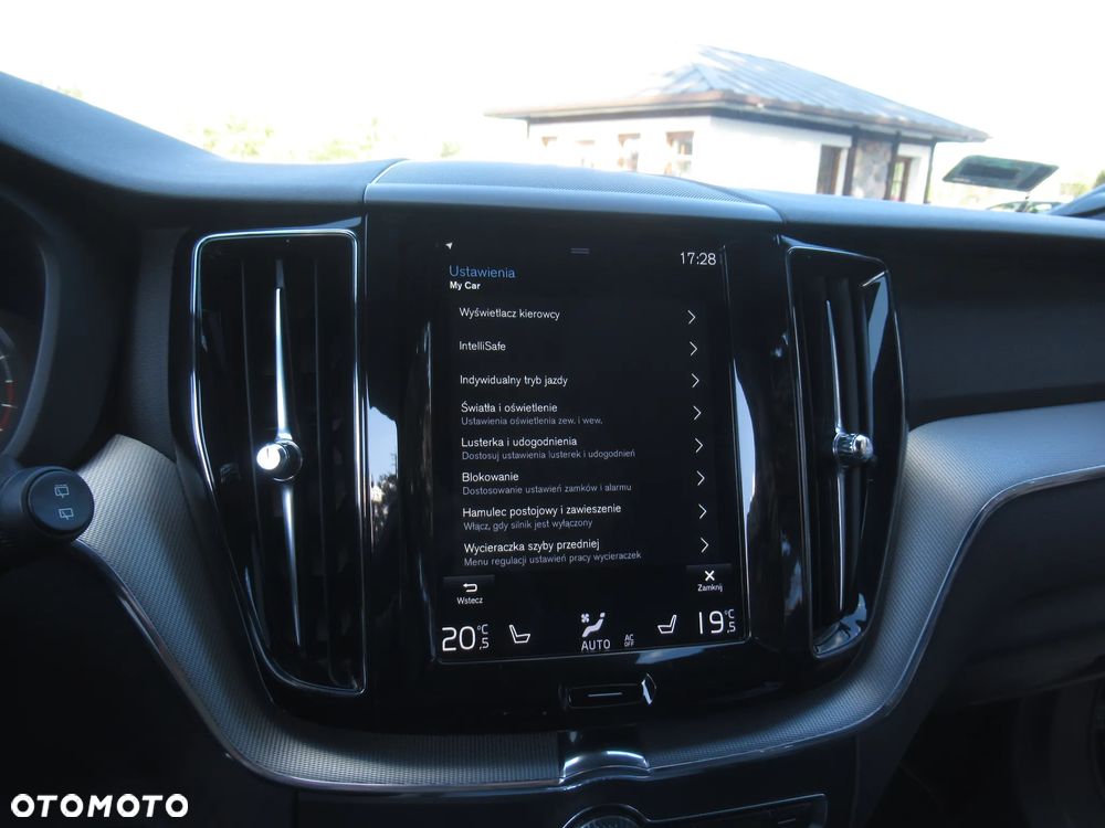 Volvo XC 60 T4 R-Design - 24