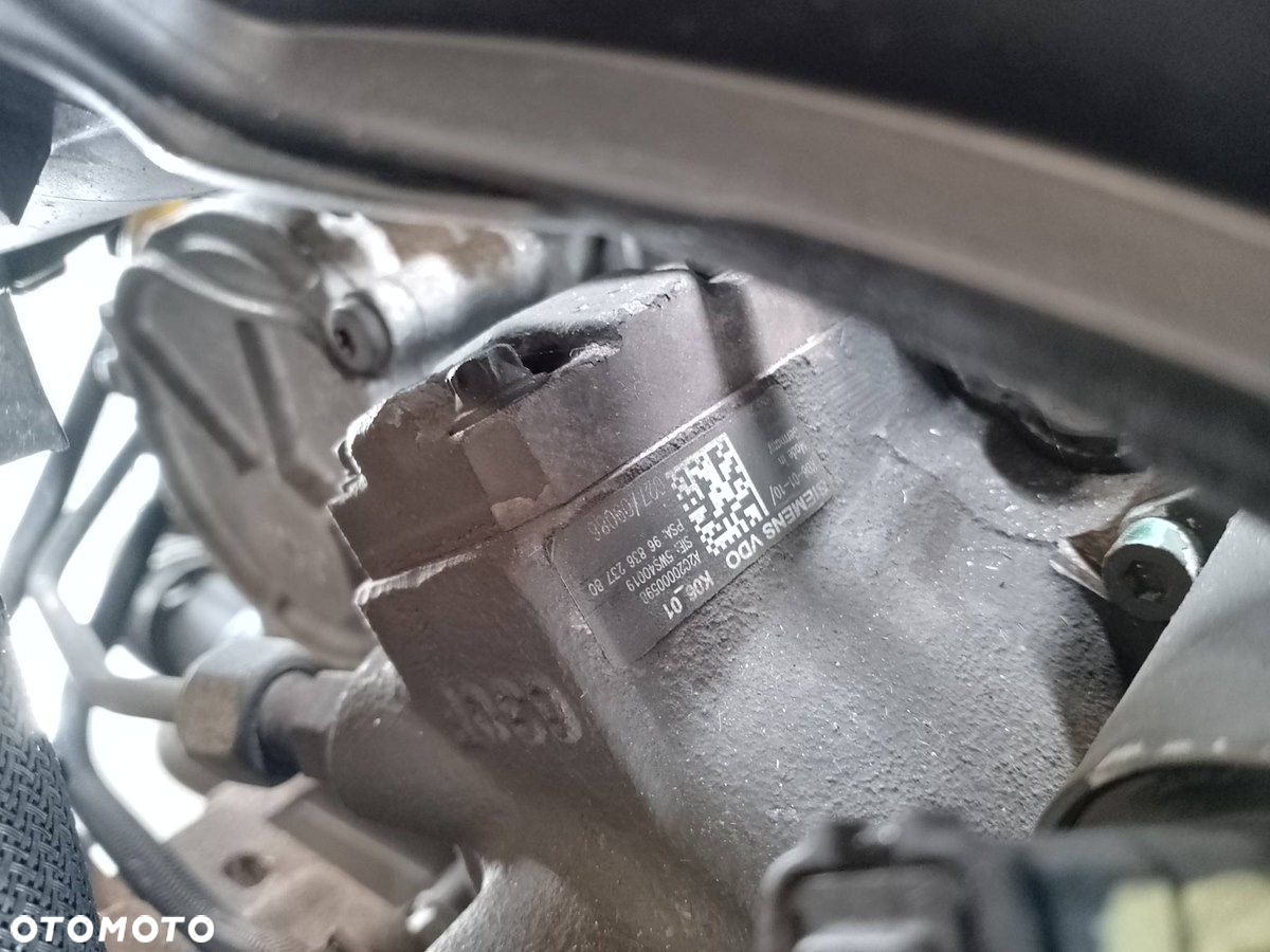 SILNIK CITROEN C5 FL RHR  10DYVD 2.0 HDI - 2