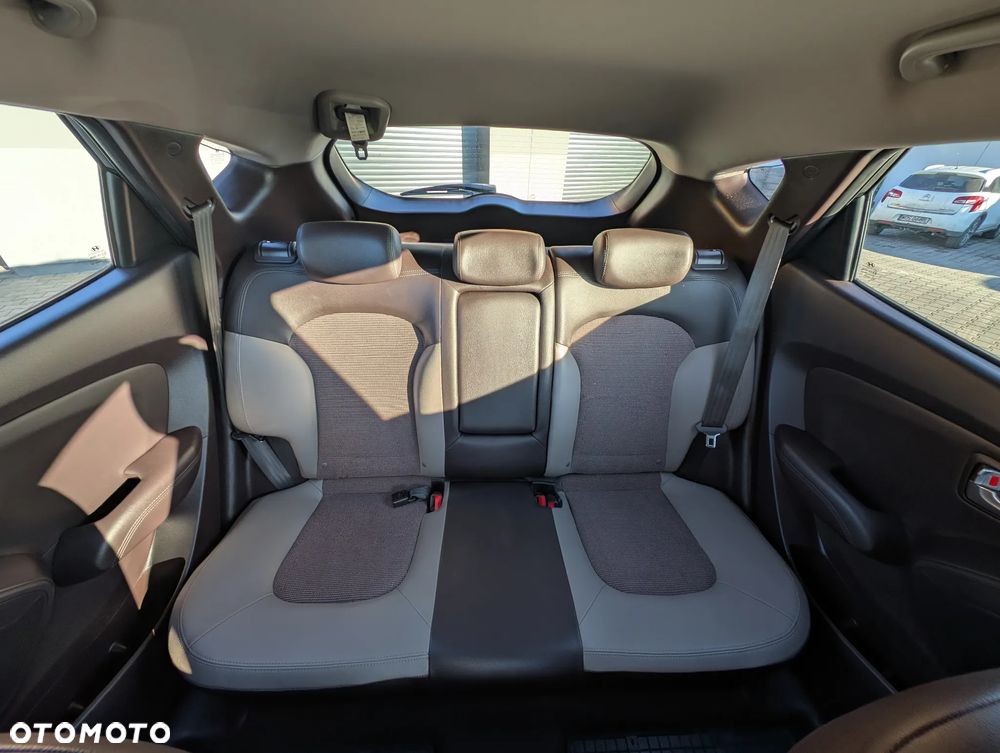 Hyundai ix35 1.7 CRDi 2WD blue Style - 38