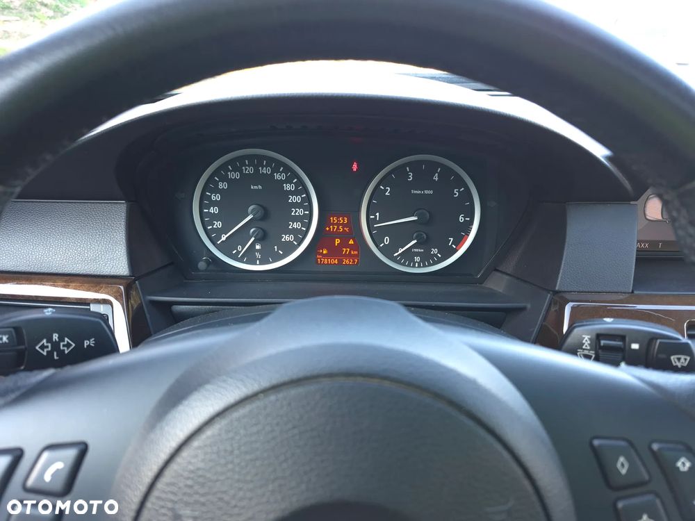 BMW Seria 5 540i - 16