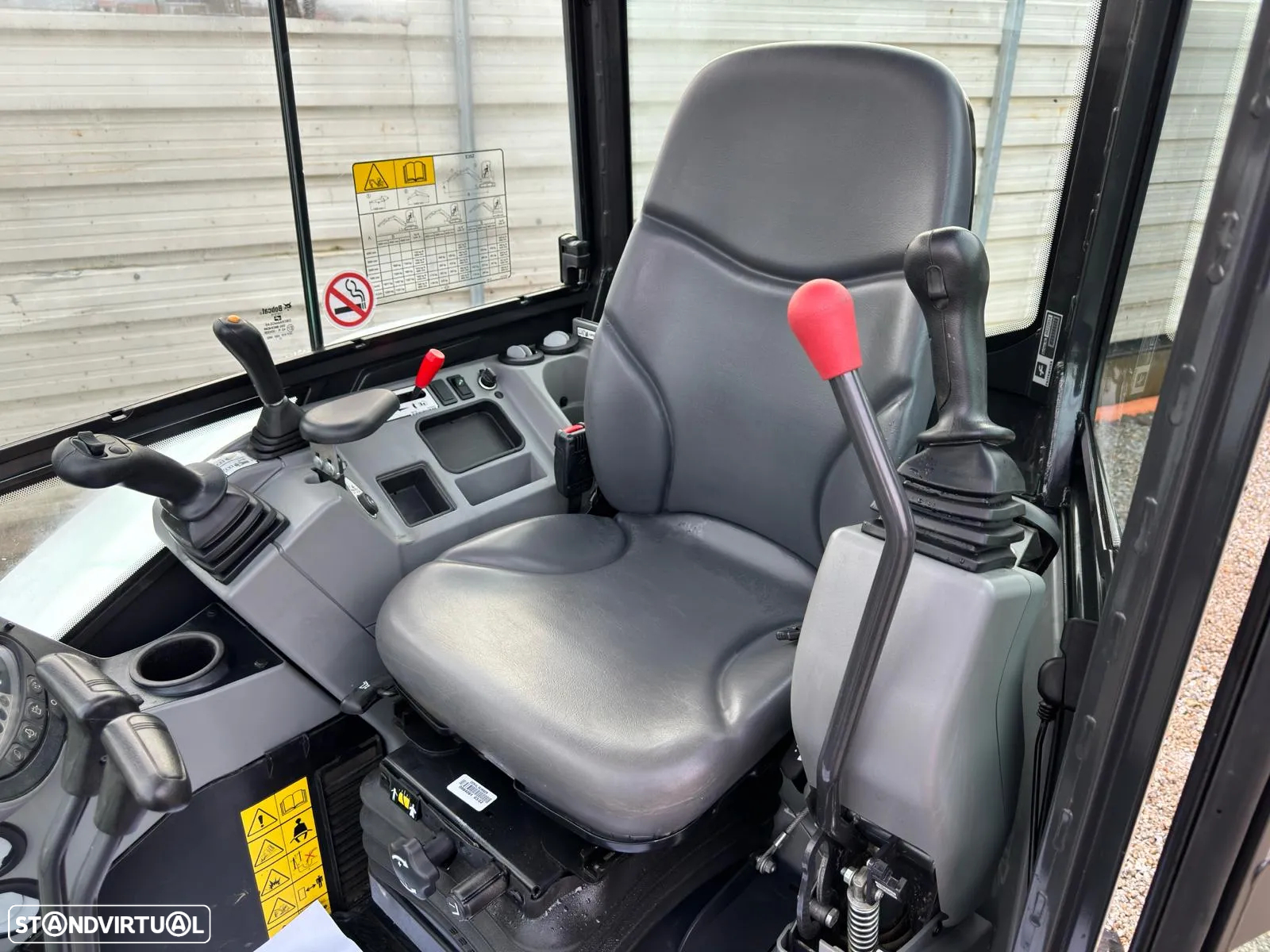 Bobcat E35 Z - Mini-Giratória - 6