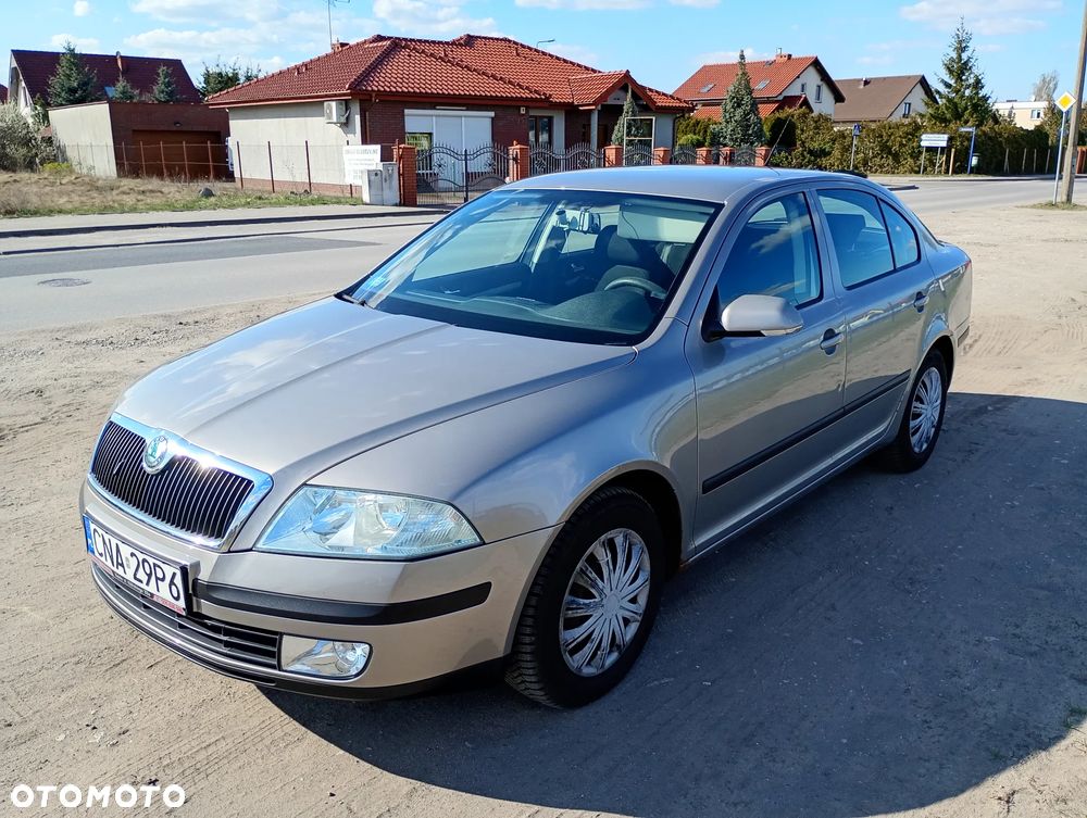Skoda Octavia 1.6 Ambiente - 2