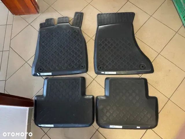 KOMPLET DYWANIKI GUMOWE AUDI A4 B8 A5 - 6