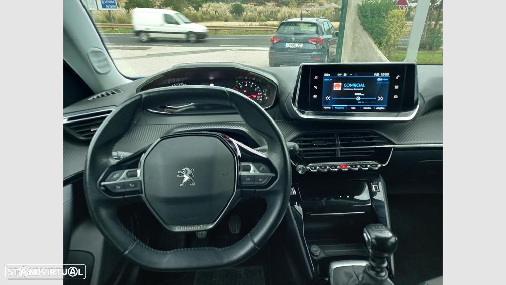 Peugeot 2008 1.2 PureTech Allure - 12