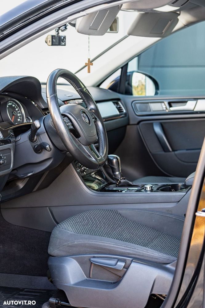 Volkswagen Touareg - 10