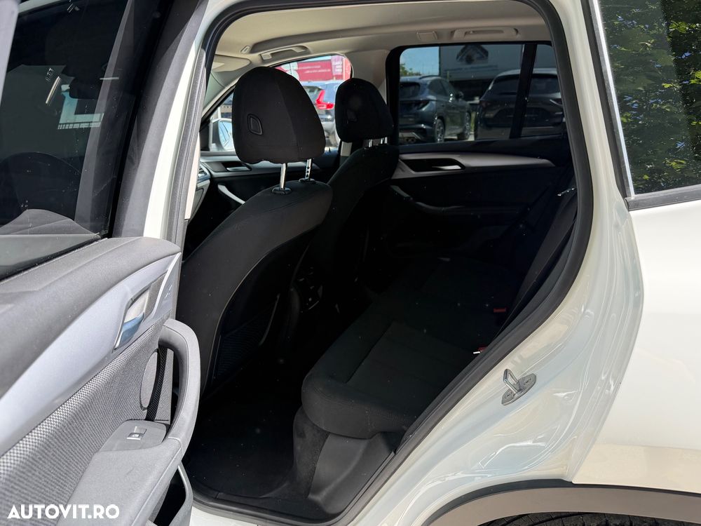 BMW X3 xDrive20i Aut. Advantage - 27